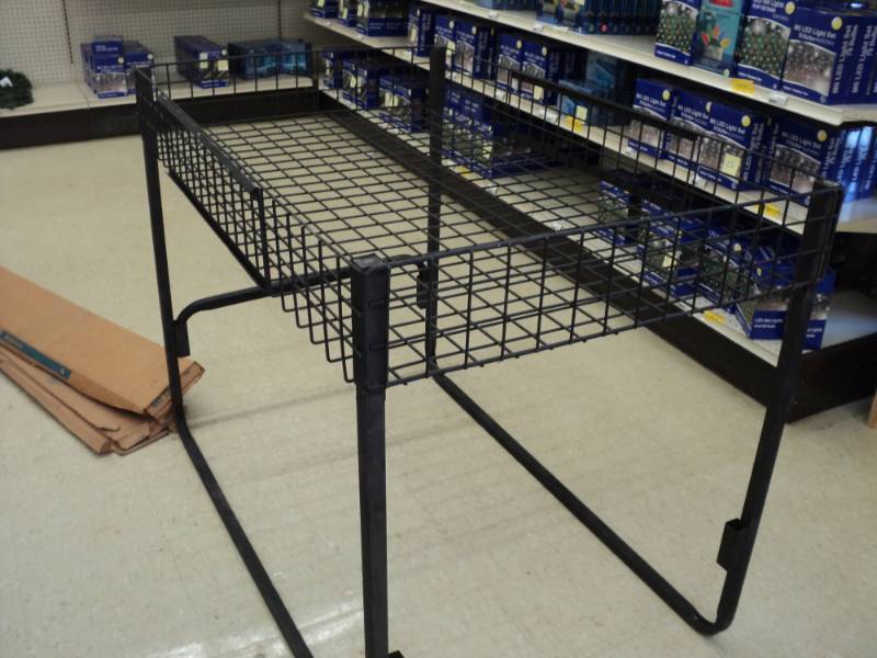 Retail display bin fixture