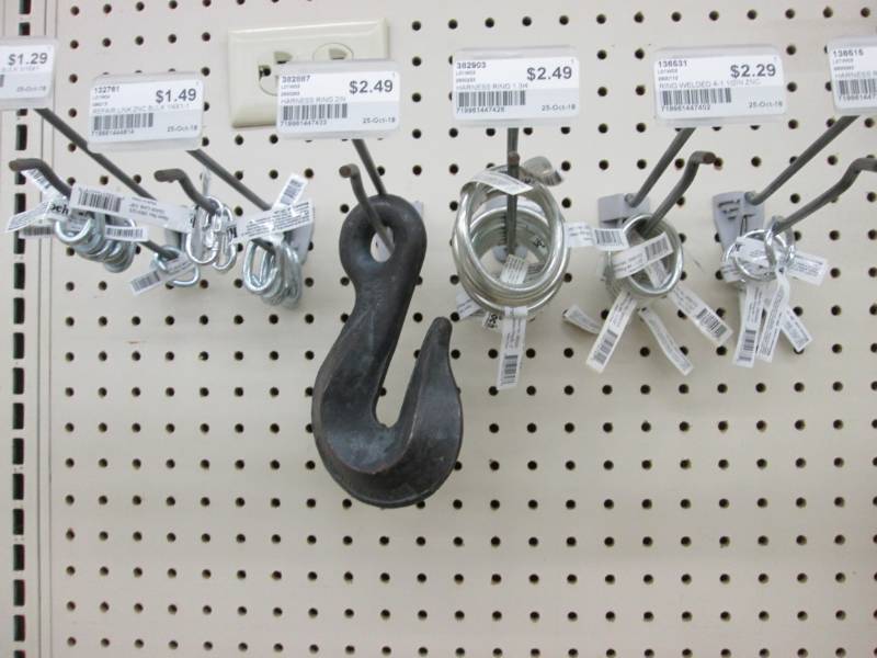 Lot of links, rings and a big hook...