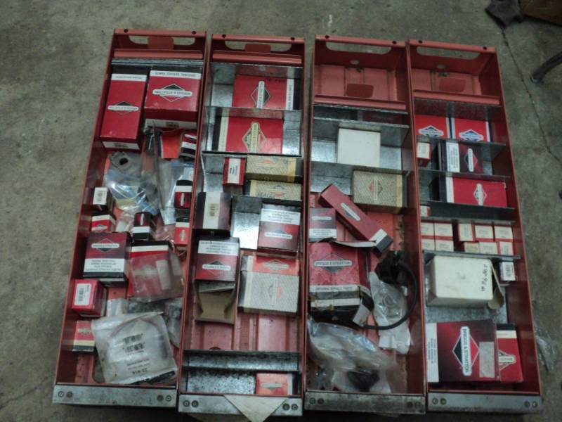 Briggs & Stratton small engine part...