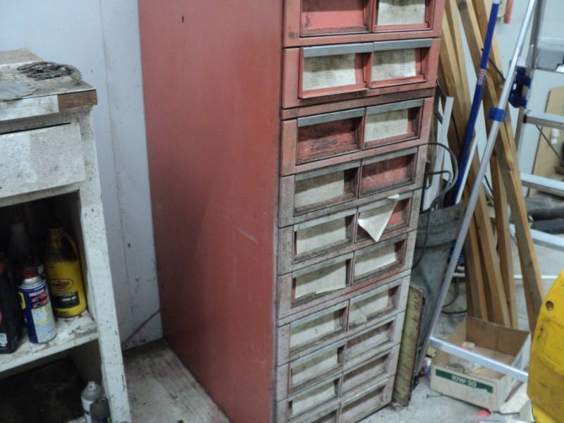 Metal cabinet with 20 sliding drawe...