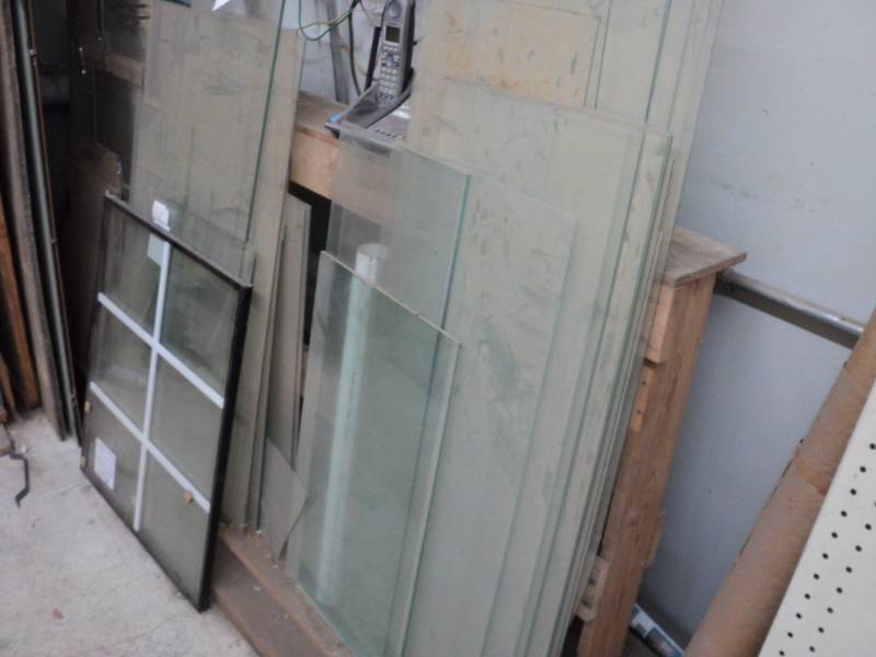 Large lot of glass panes, non glare...