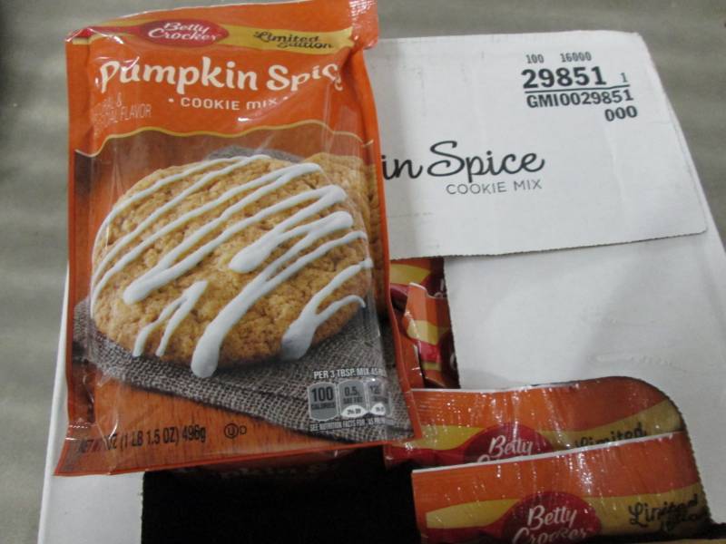 Case of 12 Betty Crocker Pumpkin Sp...