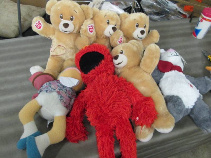 Lot of 7 Assorted Plush...