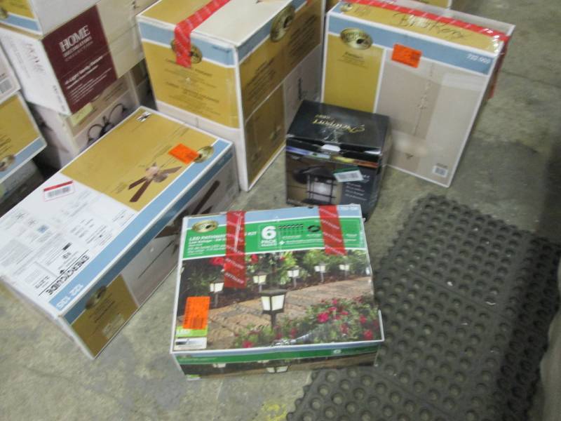 Lot of 5 Assorted Lighting with var...
