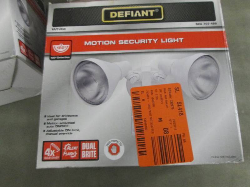 Defiant 180 Degree White Motion-Sen...