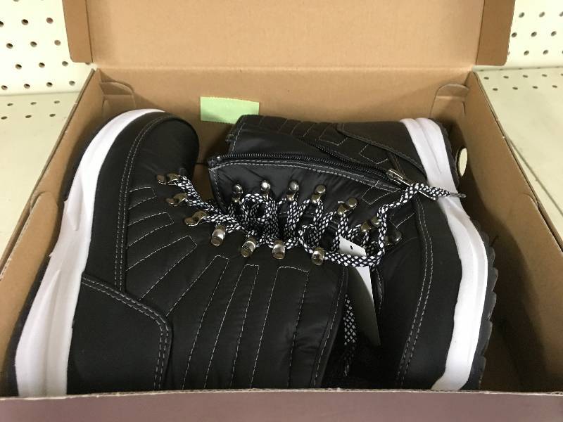 lot 254 image: Weatherproof Ladies Boots, Retail $24.99