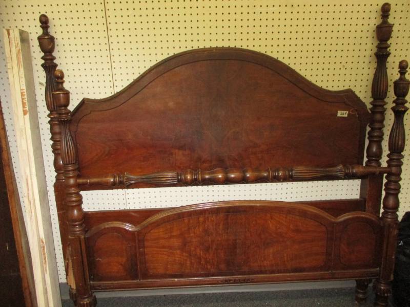 lot 21 image: full size headboards and frame