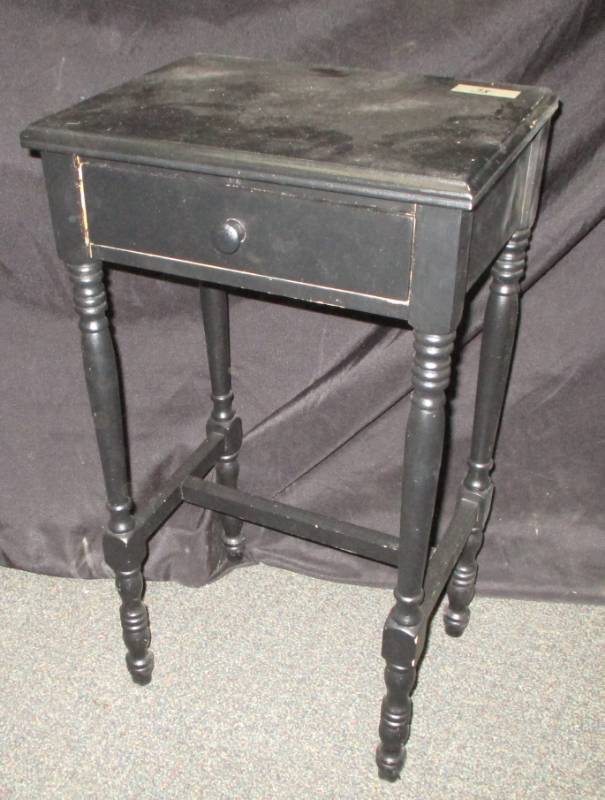 lot 25 image: Antique  little table with drawer