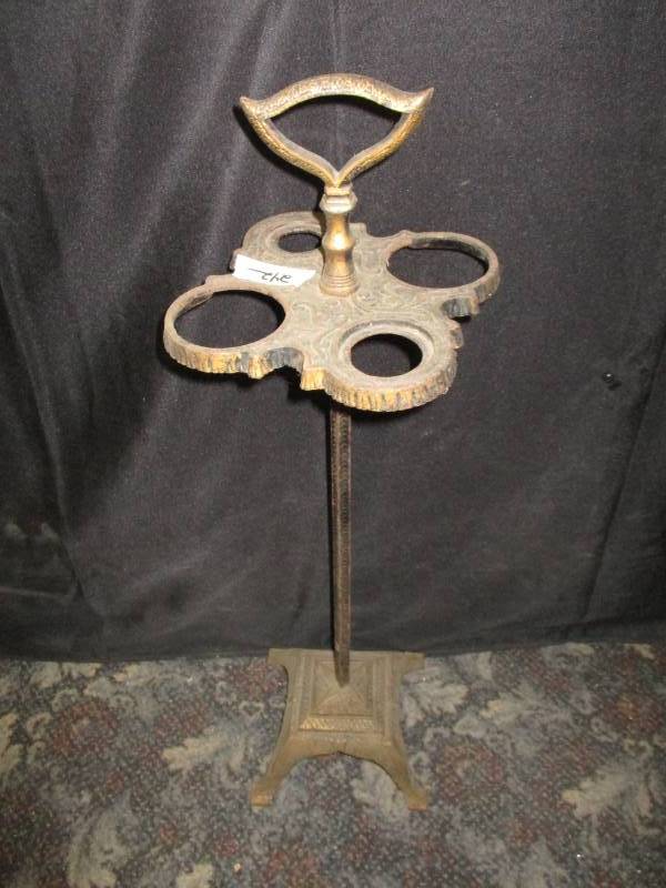 lot 47 image: Cast Iron Stand