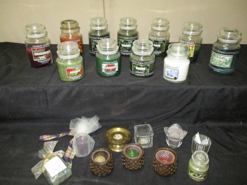 lot 51 image: Yankee Candles various fragrance