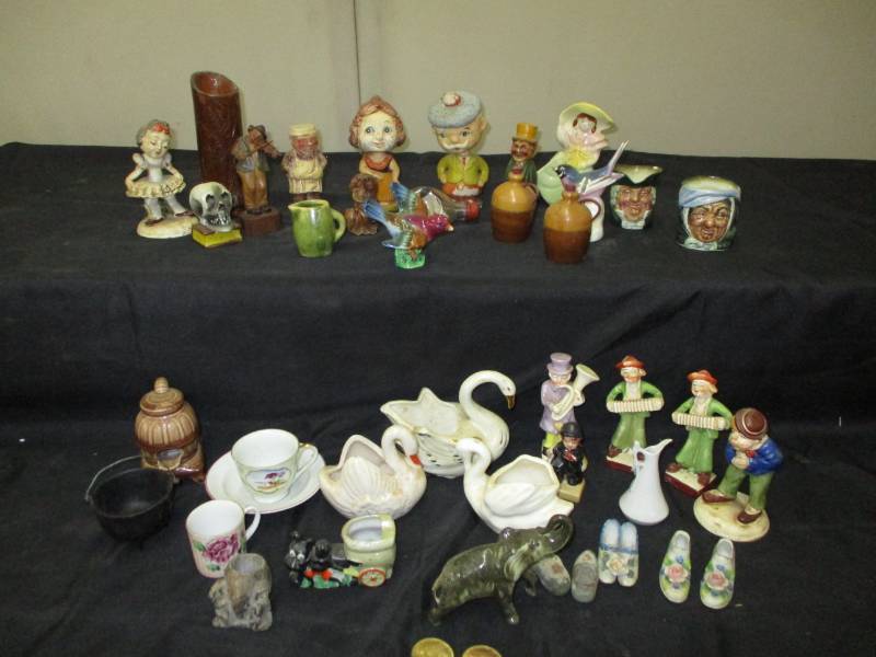 lot 57 image: Various Knick Knacks