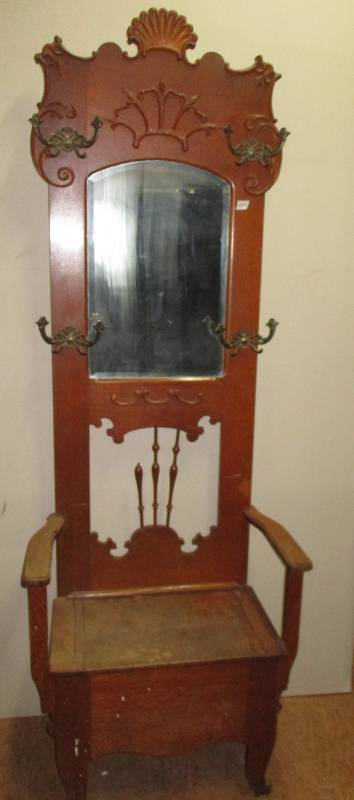 lot 66 image: Antique coat and hat rack