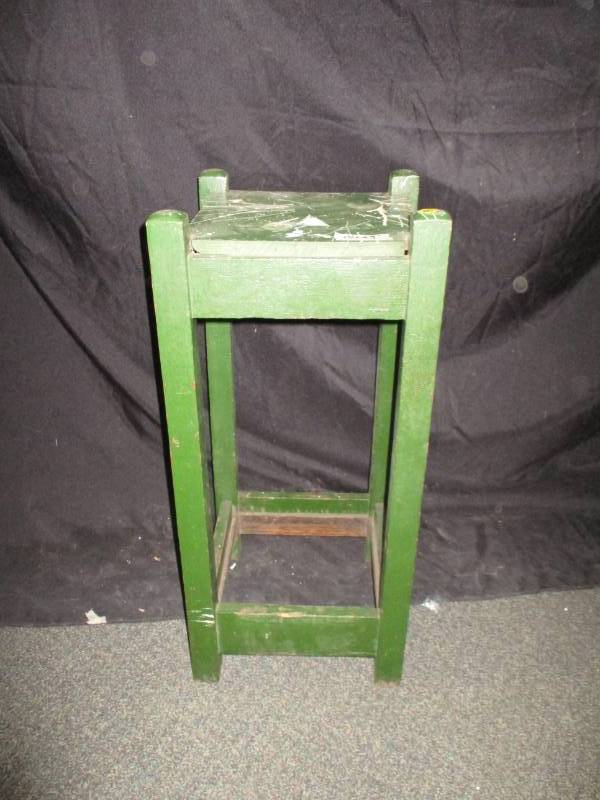 lot 80 image: Plant Stand