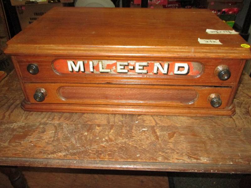 lot 88 image: Antique Mile End Desk top