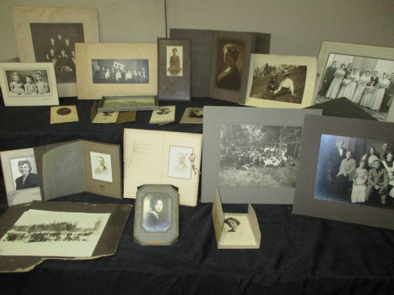 lot 102 image: Bunch of old Black and White Pictures