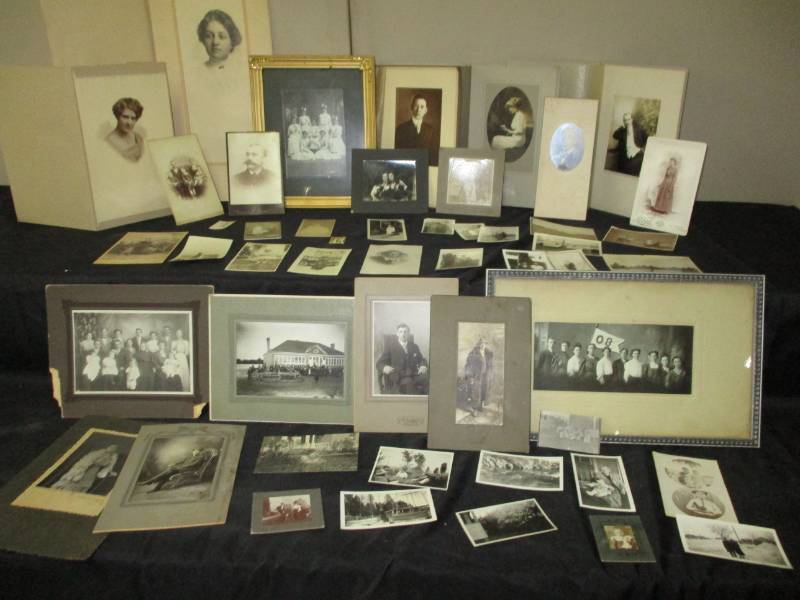 lot 103 image: Bunch of old Black and White Pictures