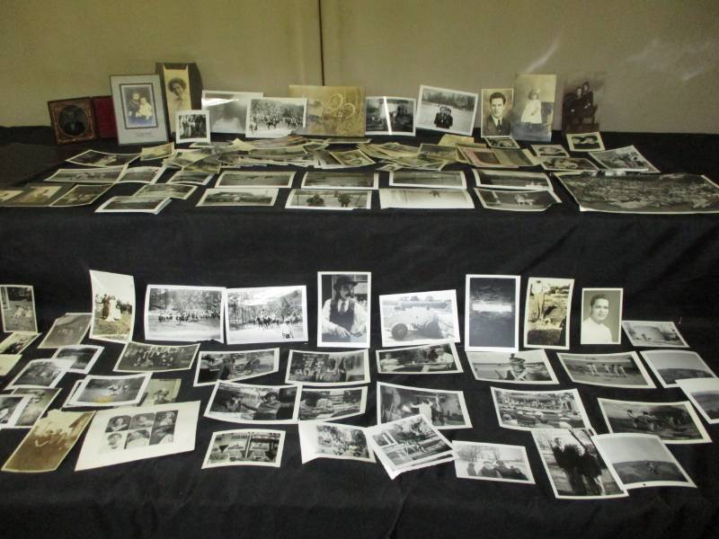 lot 109 image: Bunch of old Black and White Pictures