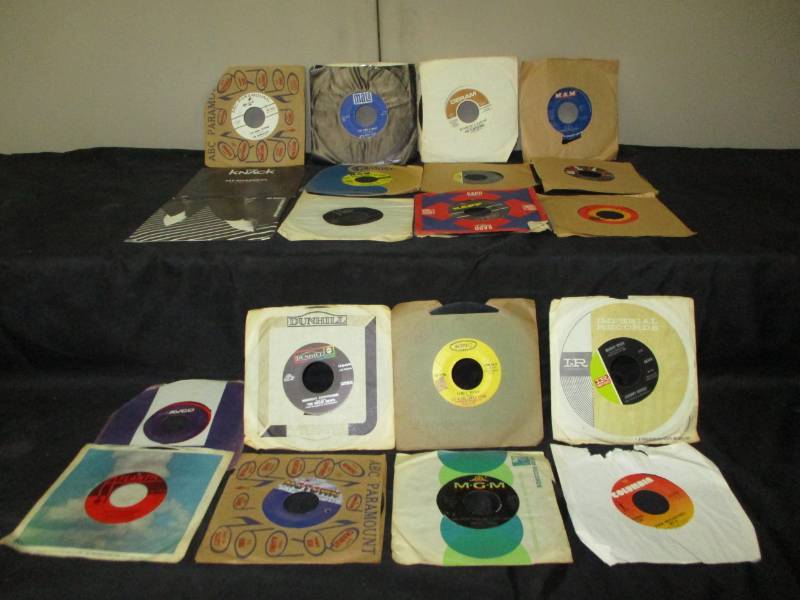lot 110 image: 20 Various Records