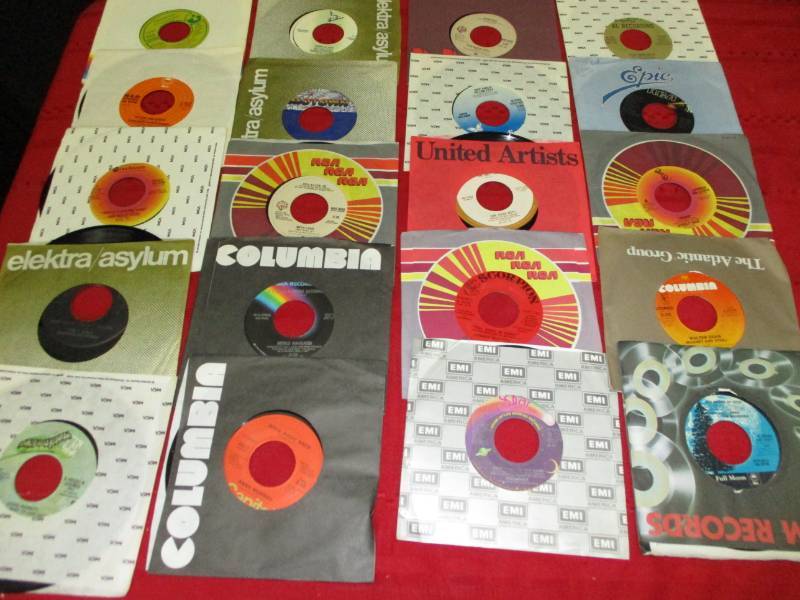 lot 113 image: 20 Various Records