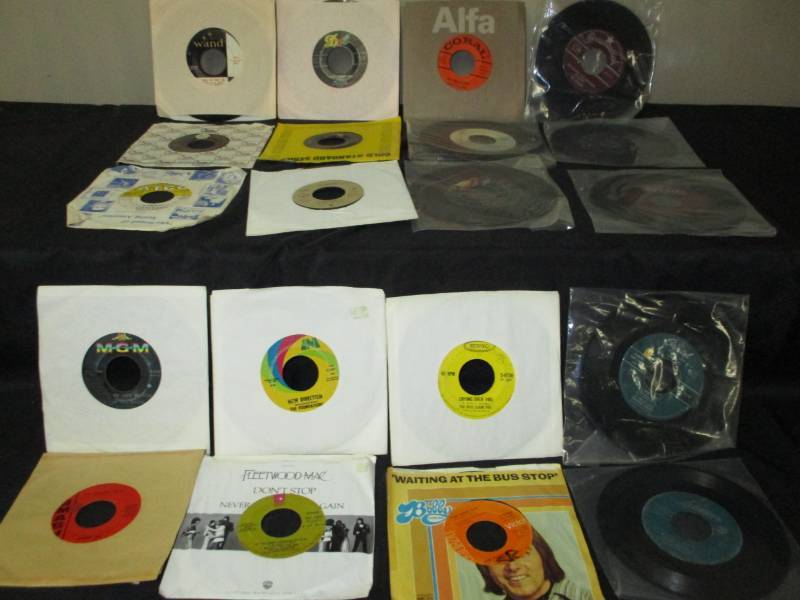 lot 114 image: 20 Various Records