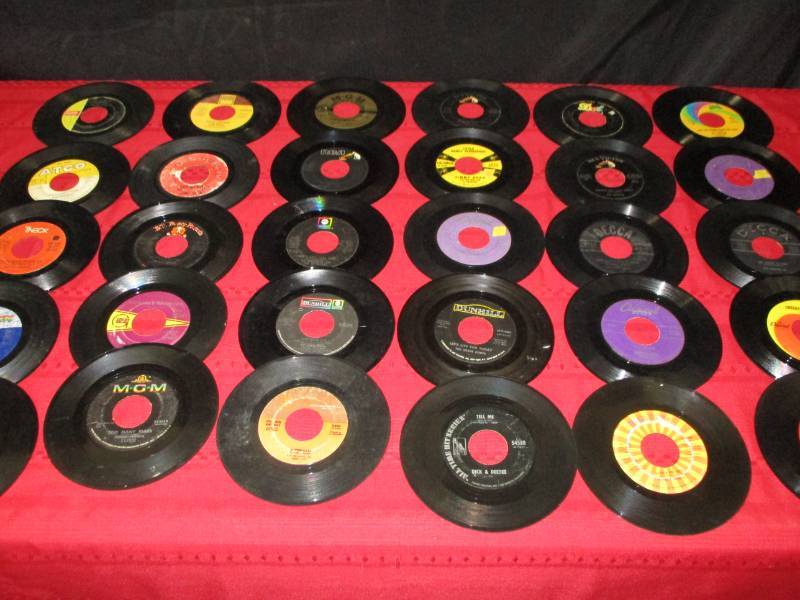 lot 116 image: 30 Various Records
