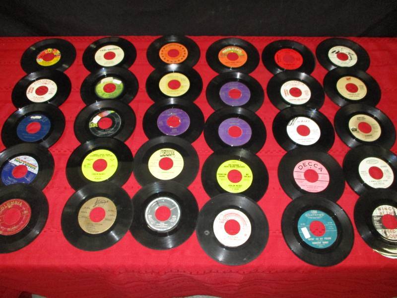 lot 122 image: 30 Various Records