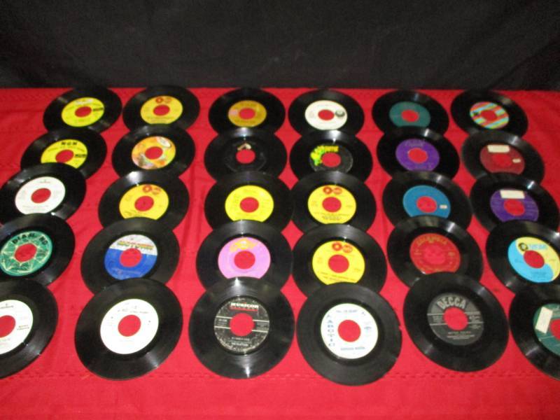 lot 129 image: 30 Various Records