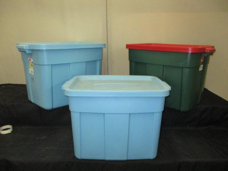 lot 149 image: 3 tubs