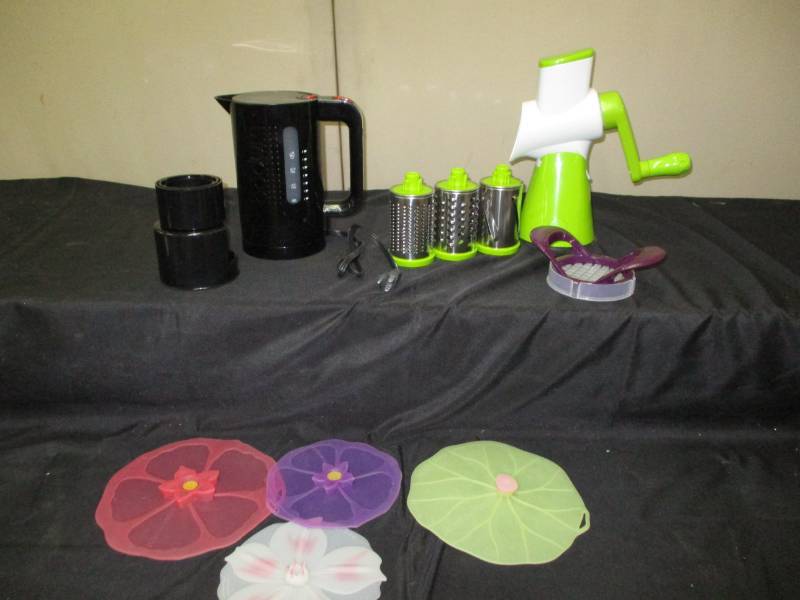 lot 166 image: Hot Water Pot Electric, Suction covers and food