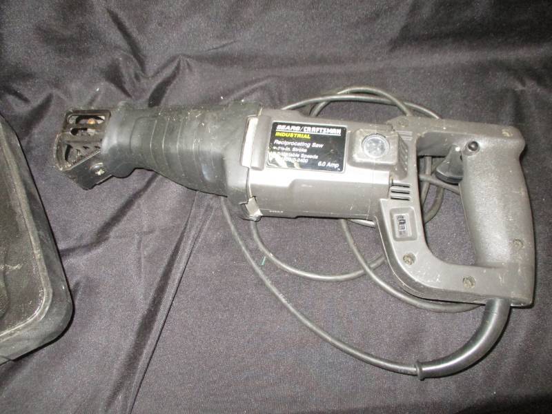 lot 176 image: Sears Craftsman Reciprocating Saw Works Good