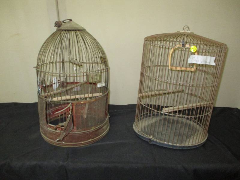 lot 182 image: Bird Cage 17 x 11 Round the second one is about the same size but has no bottom