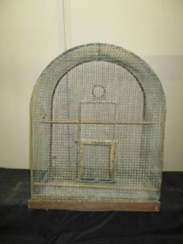 lot 194 image: LARGE Bird Cage