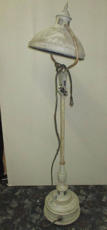 lot 198 image: GE Antique Lamp Heavy Duty