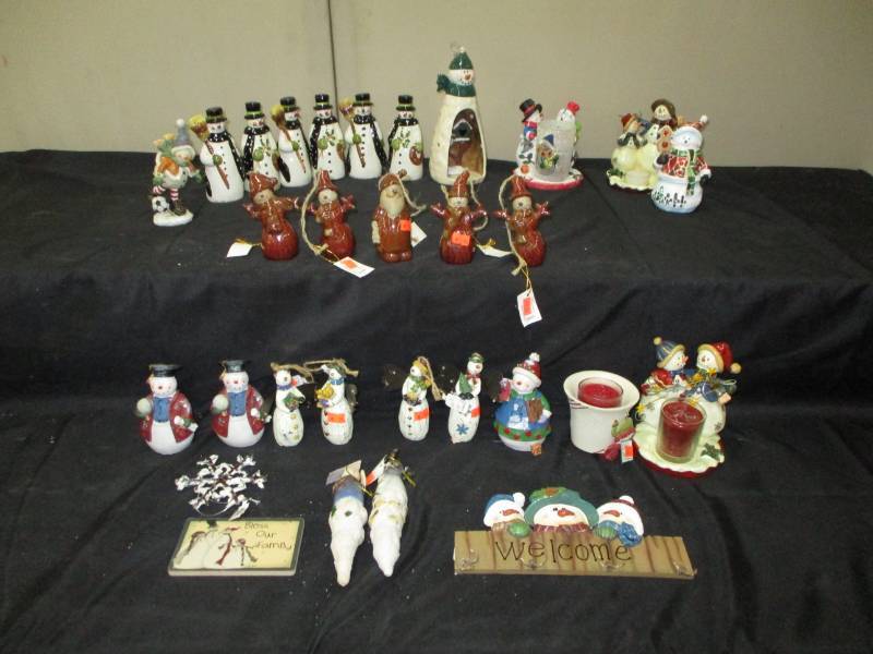 lot 208 image: Unused Christmas Decorations Snowmen