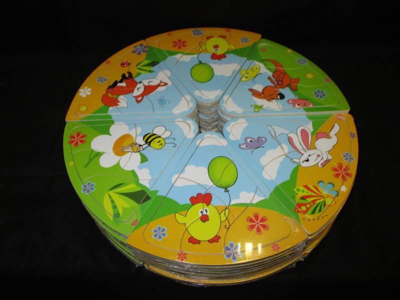 lot 216 image: 60 Mini Puzzles will make great stocking stuffers or use for a game Unopened and sealed in plastic so you could sell them
