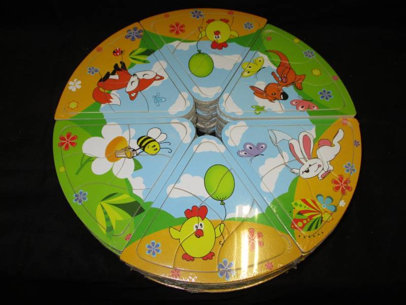 lot 220 image: 60 Mini Puzzles will make great stocking stuffers or use for a game Unopened and sealed in plastic so you could sell them