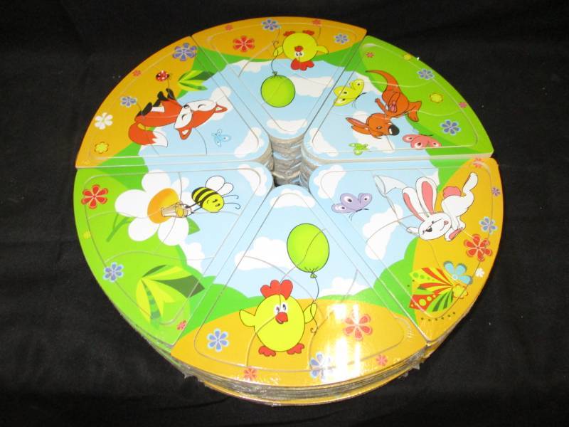 lot 223 image: 60 Mini Puzzles will make great stocking stuffers or use for a game Unopened and sealed in plastic so you could sell them