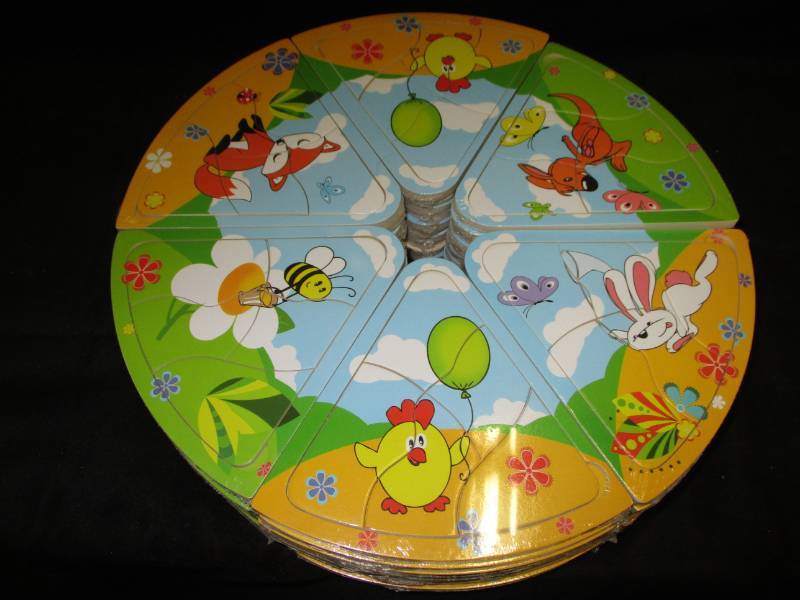 lot 226 image: 60 Mini Puzzles will make great stocking stuffers or use for a game Unopened and sealed in plastic so you could sell them