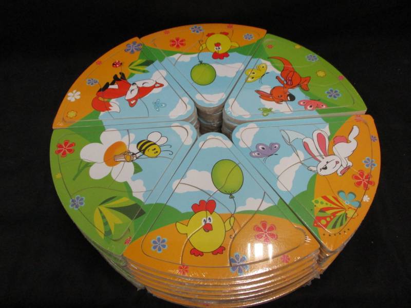 lot 231 image: 60 Mini Puzzles will make great stocking stuffers or use for a game Unopened and sealed in plastic so you could sell them