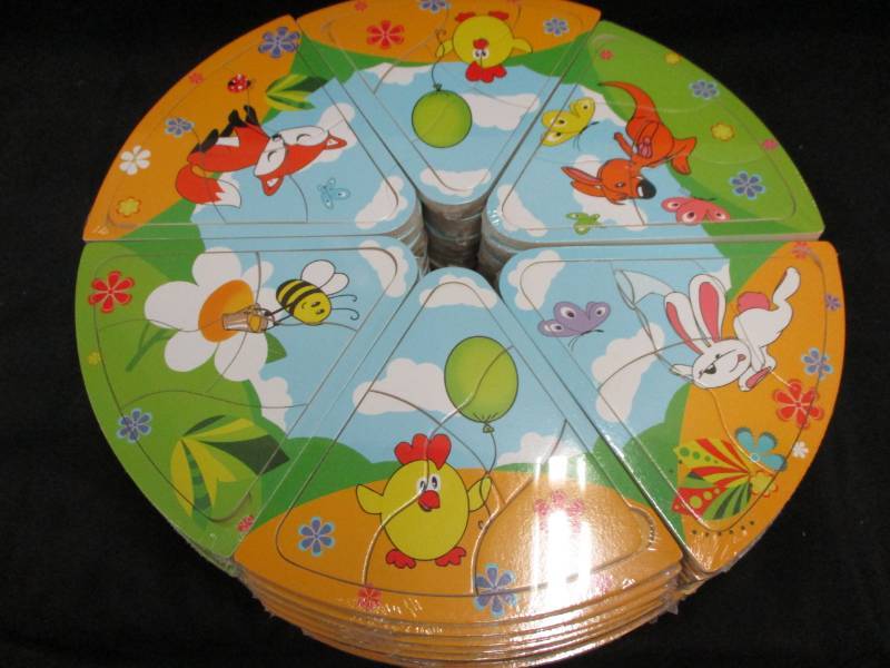 lot 233 image: 60 Mini Puzzles will make great stocking stuffers or use for a game Unopened and sealed in plastic so you could sell them
