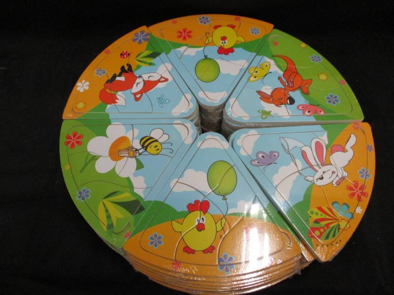 lot 236 image: 60 Mini Puzzles will make great stocking stuffers or use for a game Unopened and sealed in plastic so you could sell them