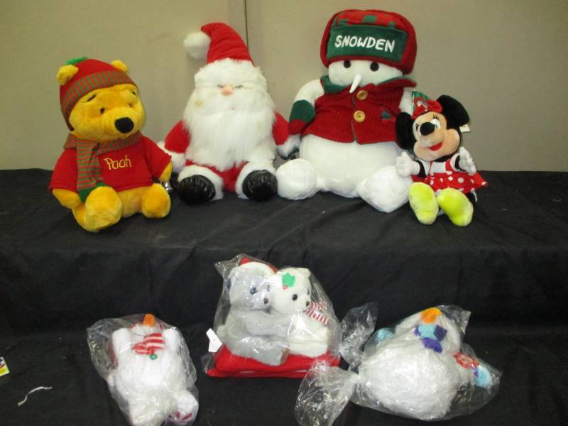 lot 255 image: Various Christmas Stuffed Animals
