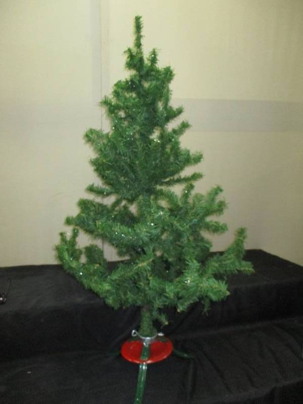 lot 258 image: Nice Christmas tree