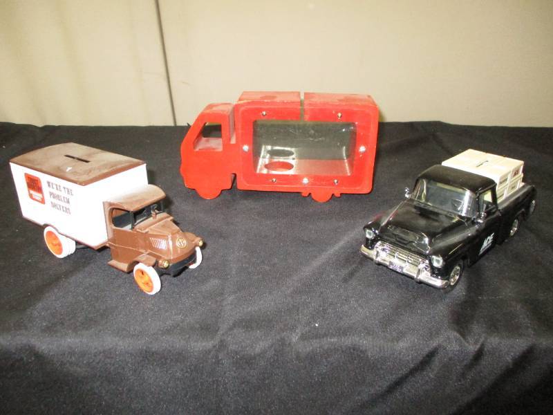lot 297 image: Collector Car Banks