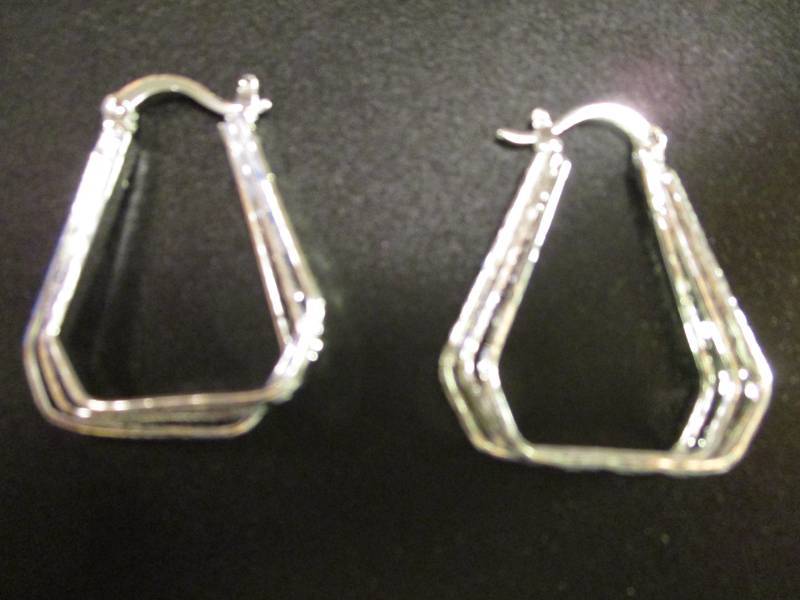 lot 12 image: Womens 925 Sterling Silver Silver Hoop Charm Earrings