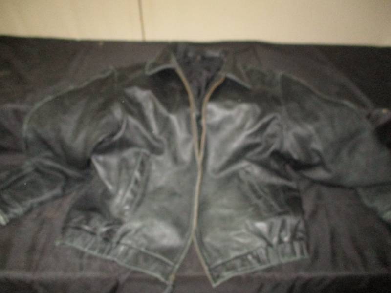 lot 326 image: XL Leather Coat