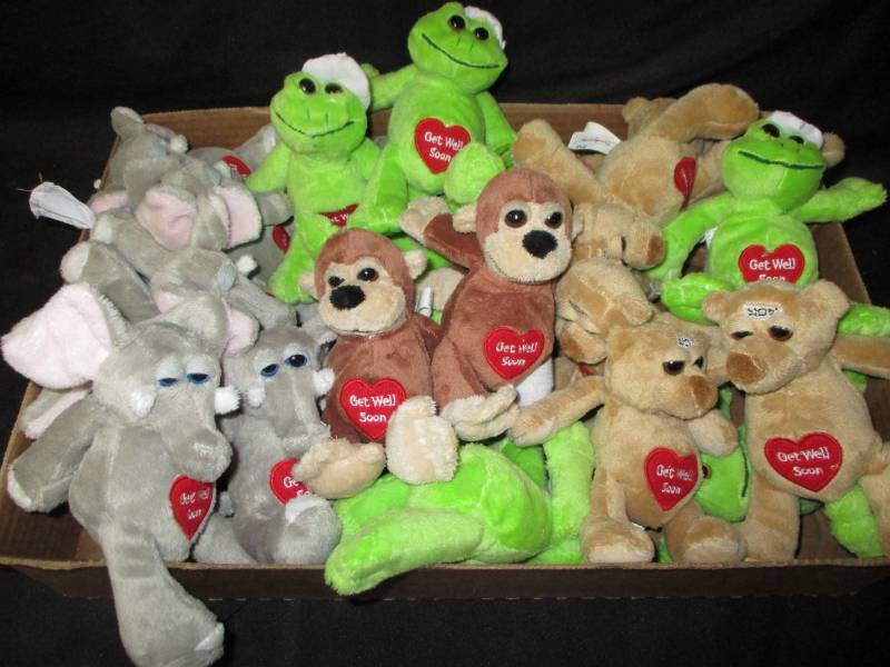 lot 330 image: Box of Get Well Soon little Animals