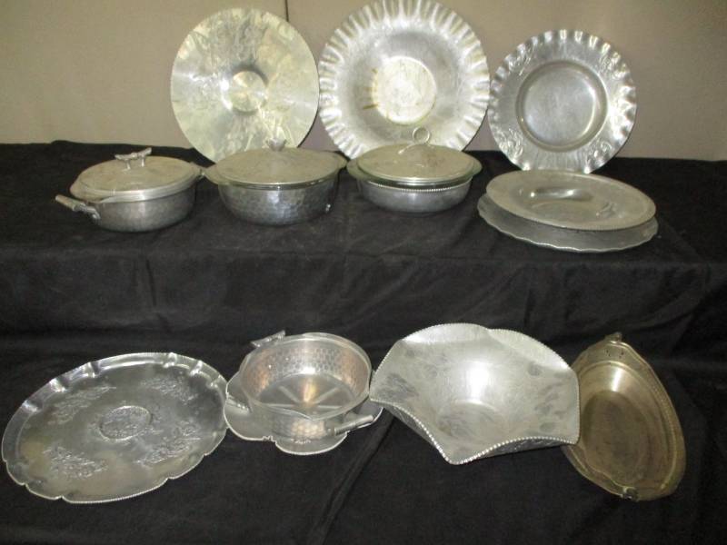 lot 341 image: Hammered Metal Serving Pieces