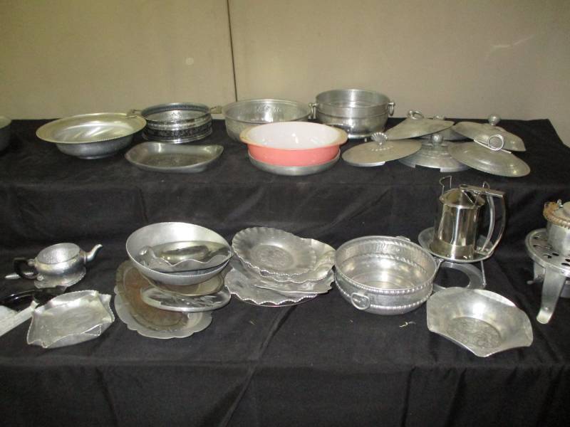 lot 347 image: Hammered Metal Serving Pieces