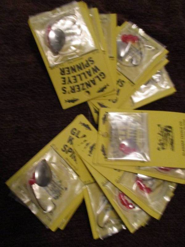 lot 372 image: Various Unopened Tackle
